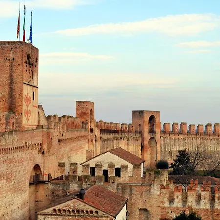 费兰达酒店 齐塔德拉