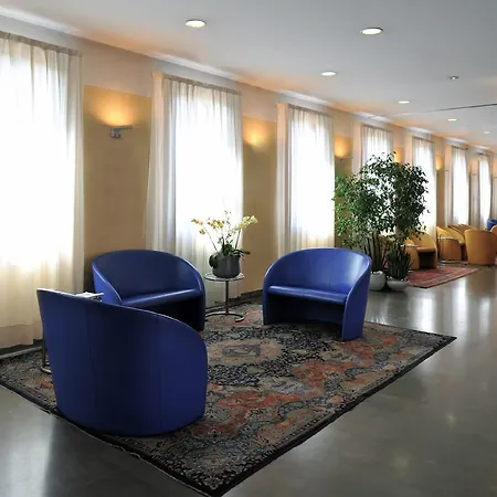 费兰达酒店 酒店